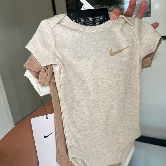Nike Kids One Piece Bundle- Cream and Tan - Picture 1 of 7